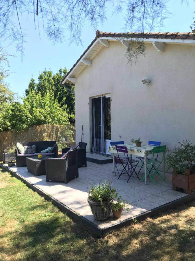 Le Gite Du Petit Renard: A Tranquil Gite With Pool Oradour-Saint-Genest Bagian luar foto
