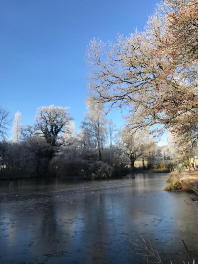 Le Gite Du Petit Renard: A Tranquil Gite With Pool Oradour-Saint-Genest Bagian luar foto